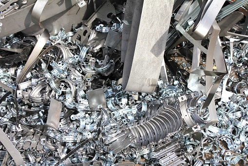 El aluminio es uno de los materiales con mayor potencial de reciclaje. Nosotros te decimos cuanto cuesta el kilo de aluminio y cómo venderlo. 